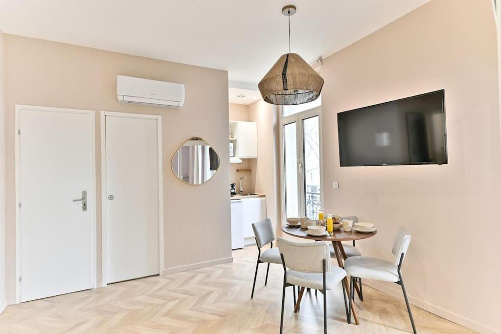 Appartement Proche Parc Monceau - III パリ エクステリア 写真